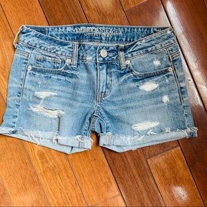 Low Rise American Eagle Light-Mid awash Shorts
